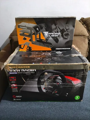 Kit Volante Thrustmaster TS XW + Freio de mão + suporte