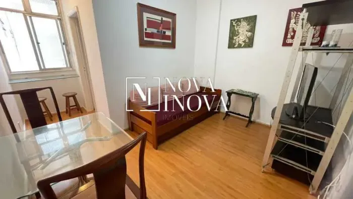 Apartamento - / Residencial / Copacabana