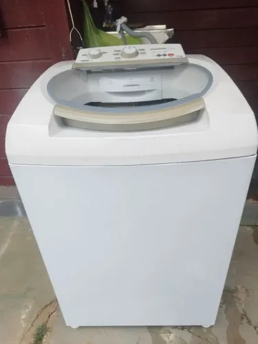 Vendo máquina de lavar Brastemp, funcionando perfeitamente,pouco usada,não entrego.