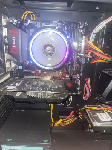 Placa de vídeo gtx 1050 2gb (usada durante 1 ano e 6,7 meses) utilizada apenas para games!