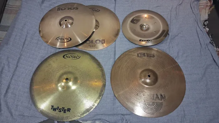 Pratos de bateria