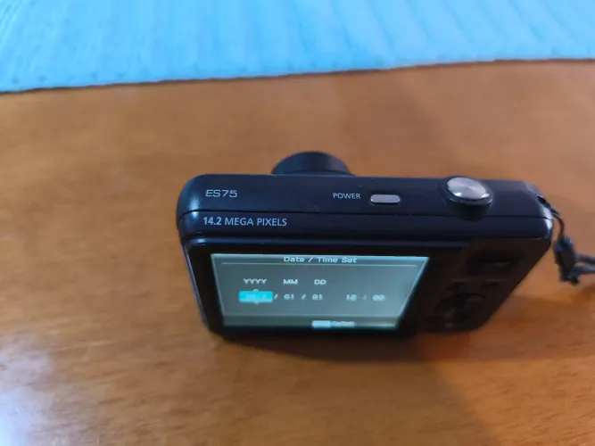 Câmera Samsung ES75 