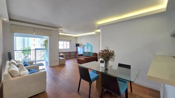 Apartamento com 2 quartos e 2 vagas de garagem a venda na Vila Olimpia.