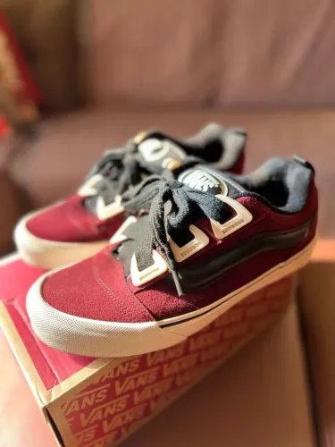 Vans - Knu Skool DR Port Royale/Black (edição limitada)