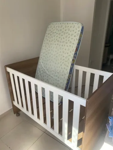 Berço com colchão