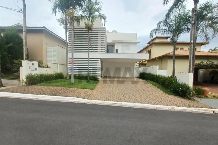 Casa para Alugar - Condomínio fechado - 4 Dormitórios(03 suites) - Com Lazer - Panorama -