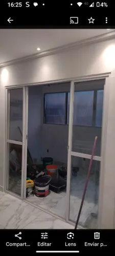 Vende -se porta de vidro nova