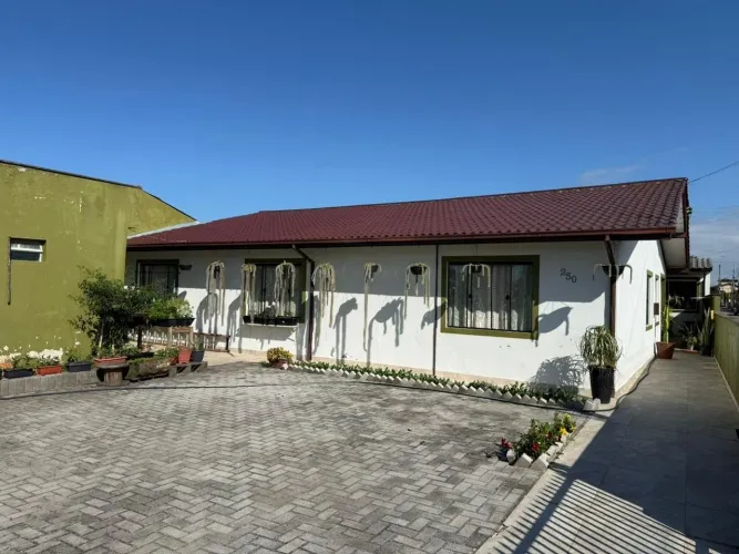 Maravilhosa Casa à Venda em Garopaba-SC, Campo Duna: 4 Quartos, 3 Salas, 5 Vagas de Garage