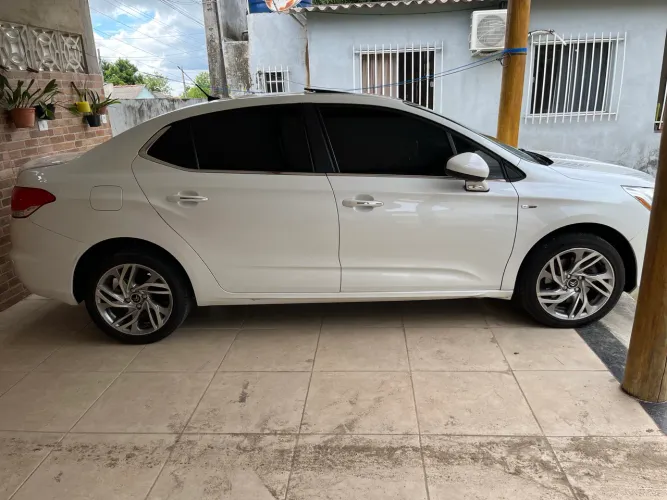 Citroen C4 Lounge Exclusive 1.6 Turbo 4P Aut. 2015