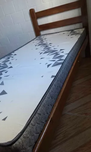 Colchão para cama de solteiro ( VENDA URGENTE!!!!!!)