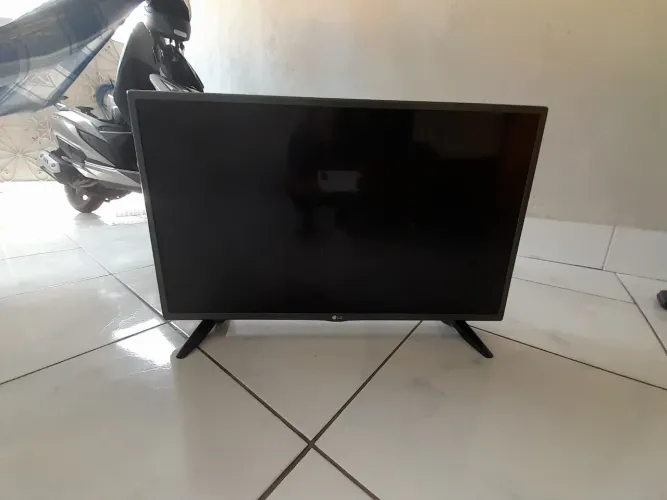 TV LG 32 POLEGADAS - PLACA QUEIMADA