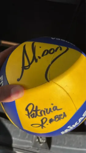 Bola Mikasa Autografada 