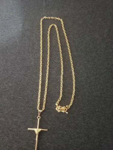 Corrente banhada ouro18k.  Com marcação no fecho750. 