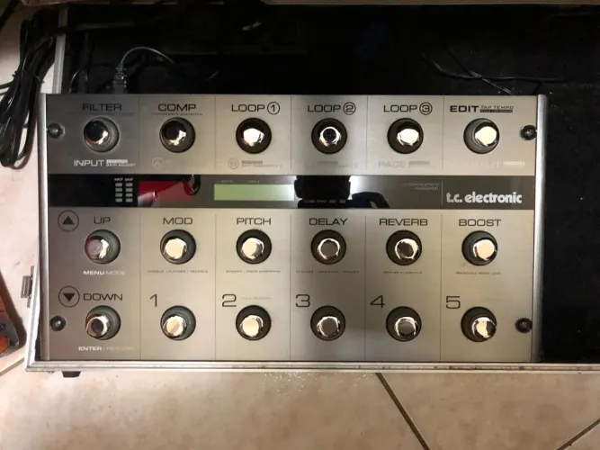 Pedaleira tc eletronic G system 
