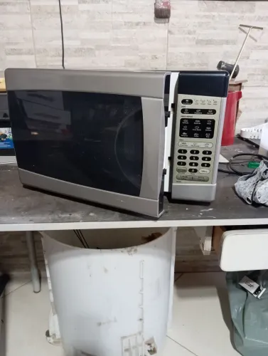 Microondas Electrolux 28L com GRILL