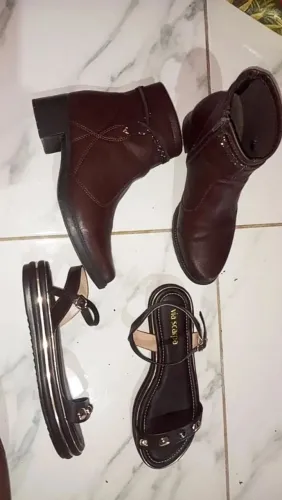 Bota e sandália semi novas as na numeração 38/39
