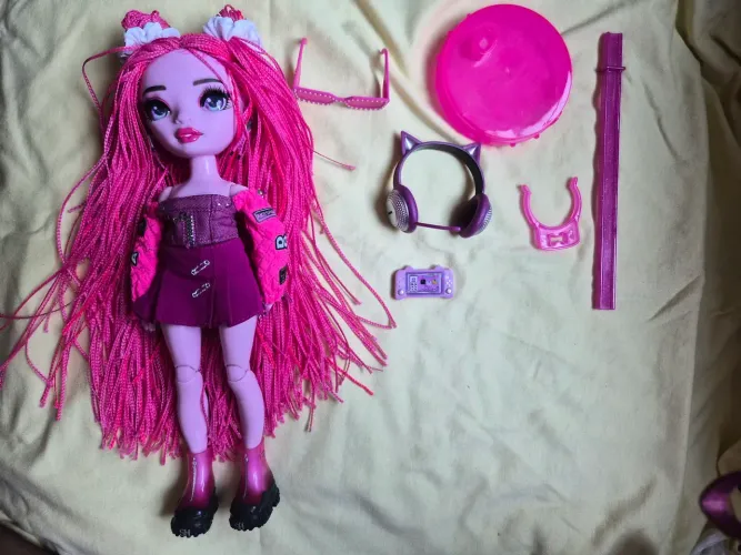 Boneca Shadow High Pinkie James