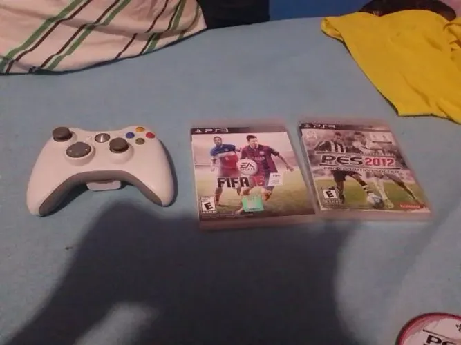 Jogo de PS 3 com um controle de Xbox 360