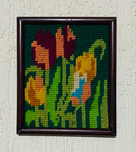 Quadro Vintage Tapeçaria Bordada Tulipas E Flores 13x15,5 Cm