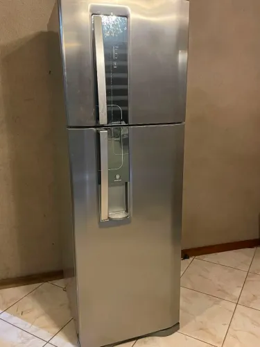 Geladeira Inox Eletrolux