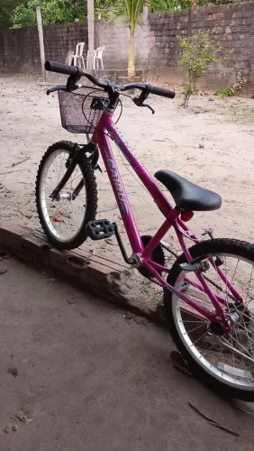 Vende-se bike semi nova nunca usada