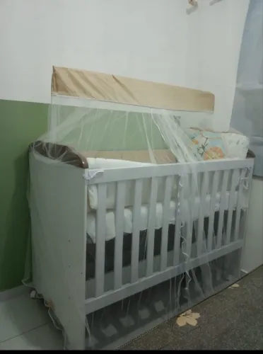 Berço que vira cama