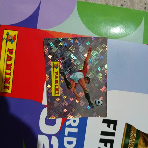 Vende-se figurinha da copa 00