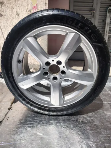 Pneu Goodyear 255/40 R18 Mercedes CLS.