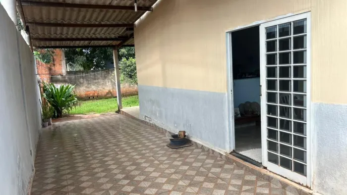 Casa à venda com 3 quartos em lote de 156.09m²