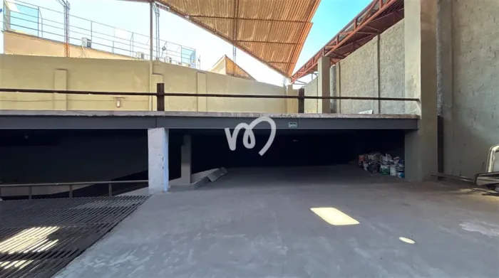 Prédio comercial histórico com 3.345 m² e possibilidade de construção no Centro do Rio