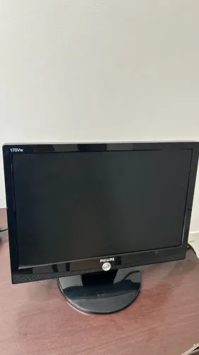 Monitor Philips 17" LCD - Modelo 170VW9 (Entrada VGA)
