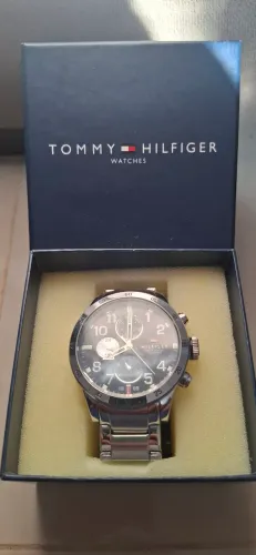 Tommy Hilfiger modelo 1791141 (também conhecido como linha Trent ou Cool Sport) ORIGINAL.