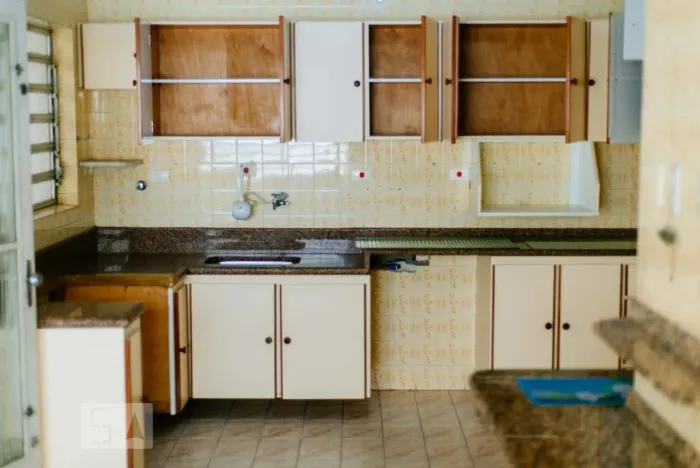 Casa à Venda - Centro, 4 Quartos, 228 m2