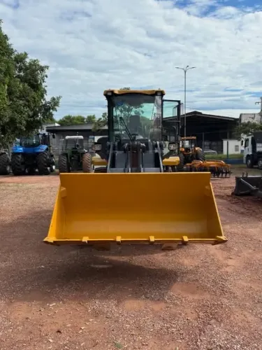 PÁ CARREGADEIRA