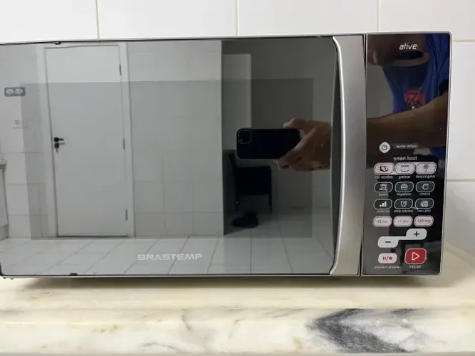 Micro-ondas Brastemp 38 Litros cor Inox Espelhado com Grill -  110V