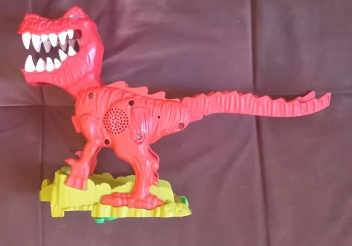 DINOSSAURO DA PISTA HOTWHELLS CITY EM PERFEITO ESTADO DE CONSERVAÇÃO FUNCIONANDO