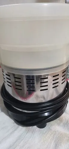 Extrator de Suco Loren Sid Extrasuk Pic. R$ 150,00.