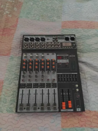Mesa de som