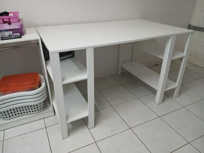 Vendo mesa para corte e costura 