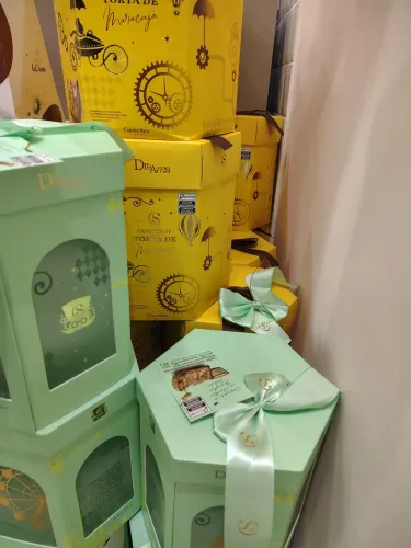 Panetones Cacau show