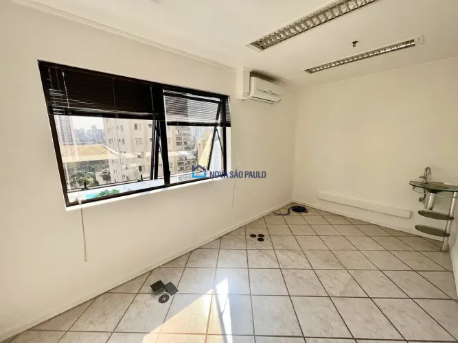 Sala comercial a venda Vila Clementino, 52m², para 3 ambientes, banheiro e vaga
