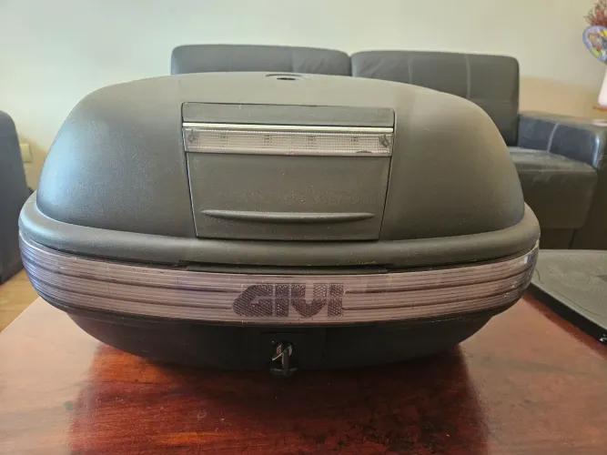 Baú Givi 46 Litros Monokey E460 Fumê + Base E250 Monokey