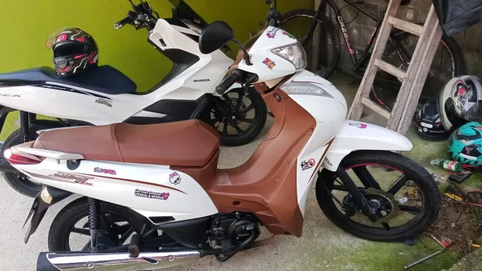 Vendo moto nova usada poucas vezes