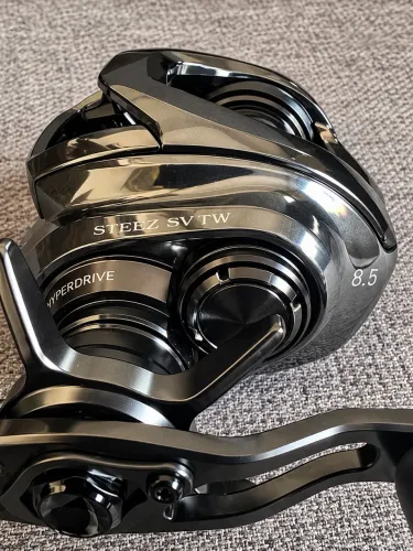Carretilha Daiwa Steez SV TW 100XHL 8.5:1 - Made in Japan
