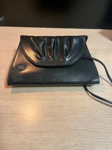 Bolsa Feminina de Couro Preta com Alça
