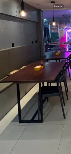 Mesa quadrada Madeira