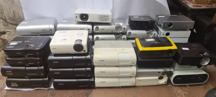 Lote Projetor vga 30.00 cada no estado