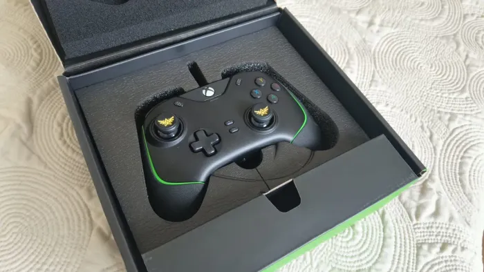 Controle Razer Wolverine V2+ 1 Mês Game Pass Ultimate