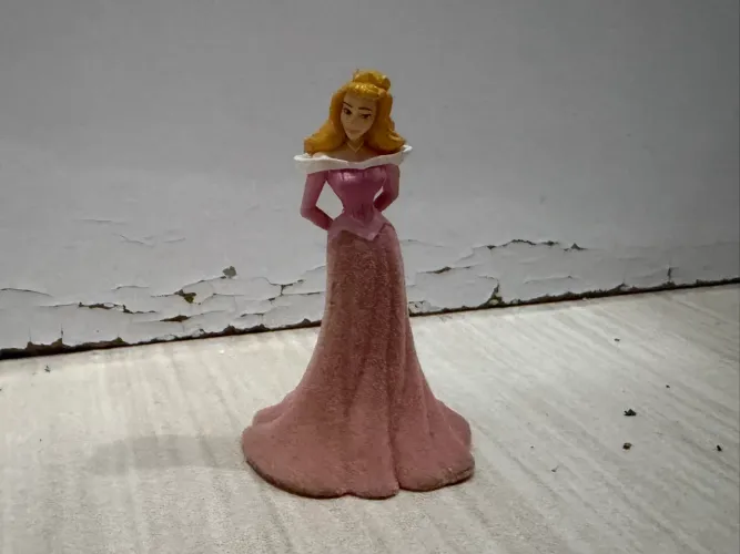 Miniatura da boneca princesa bela adormecida aurora da disney