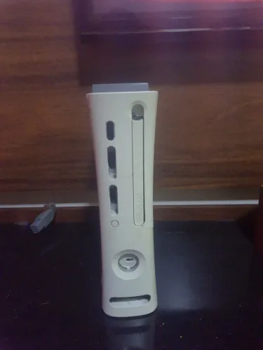 VENDO xbox 360 fat acompanha 2 controles e um jogo 